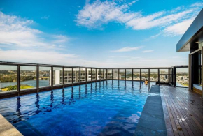 Lovely 2 Bedroom Apt with Swimming Pool, Sydney